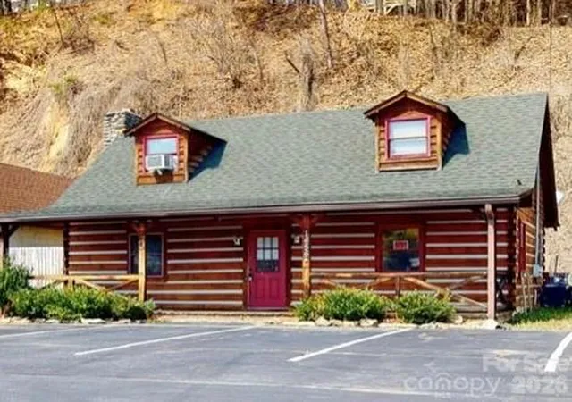 Photo 4 of Single family home for sale at 1456 Dellwood Rd, Waynesville, NC 28786 | MLS# 4431313 | Listing updated on 2026-10-04
