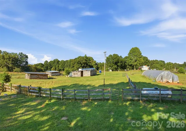 Photo 3 of Single family home for sale at 3881 Summerow Rd, Maiden, NC 28650 | MLS# 4431317 | Listing updated on 2026-10-08