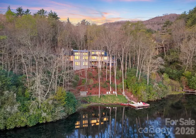 Photo 2 of Single family home for sale at 95 Cardinal Tr, Lake Toxaway, NC 28747 | MLS# 4431327 | Listing updated on 2026-10-04