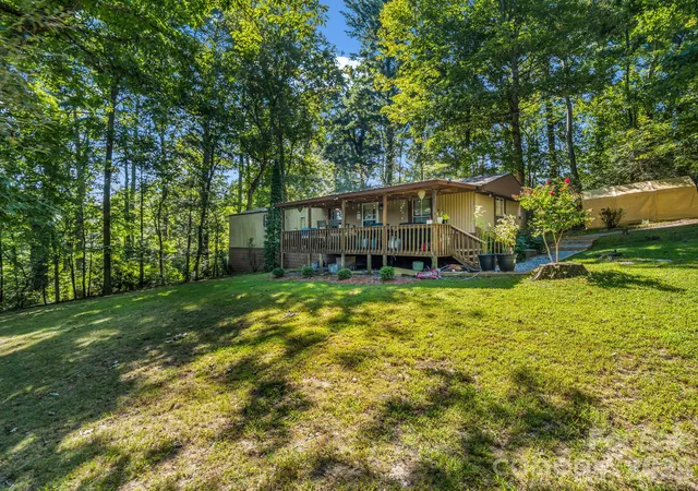 Photo 2 of Sale Pending at 20 Jones Hillock Dr, Asheville, NC 28805 | MLS# 4431329 | Listing updated on 2026-10-04