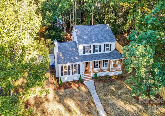 Photo 1 of Single family home for sale at 512 Morning Dale Rd, Matthews, NC 28105 | MLS# 4431332 | Listing updated on 2026-10-24