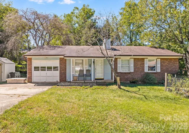 Photo 1 of Single family home for sale at 38 Clovernook Dr, Arden, NC 28704 | MLS# 4431344 | Listing updated on 2026-10-08