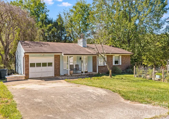 Photo 4 of Single family home for sale at 38 Clovernook Dr, Arden, NC 28704 | MLS# 4431344 | Listing updated on 2026-10-08