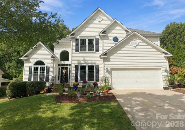 Photo 1 of Single family home for sale at 20304 Southshore Dr, Cornelius, NC 28031 | MLS# 4431351 | Listing updated on 2026-10-24