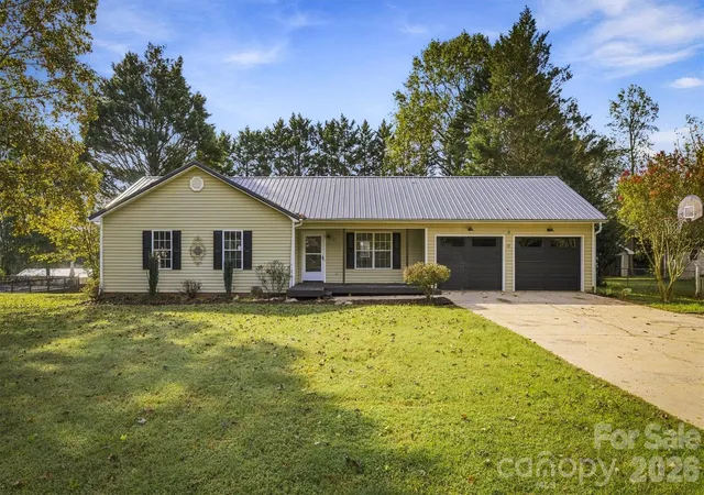 Photo 1 of Single family home for sale at 37 Laurel St, Granite Falls, NC 28630 | MLS# 4431356 | Listing updated on 2026-10-10