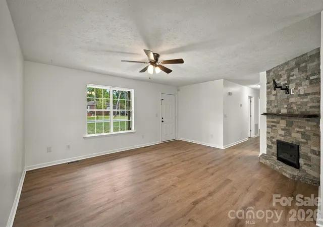 Photo 2 of Single family home for sale at 37 Laurel St, Granite Falls, NC 28630 | MLS# 4431356 | Listing updated on 2026-10-10