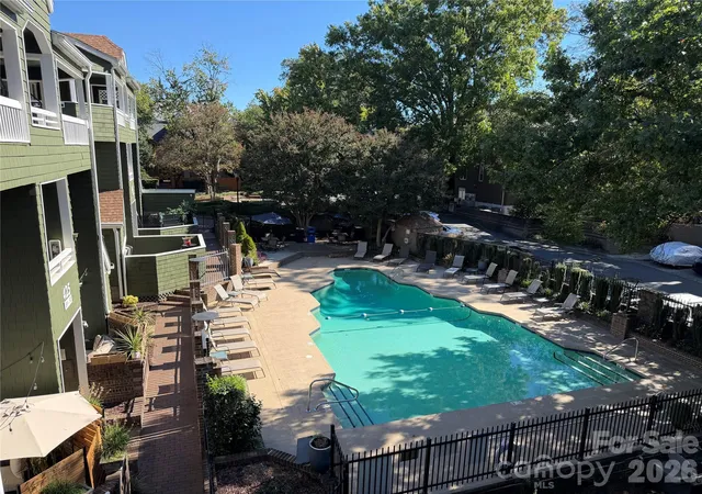 Photo 3 of Condo for sale at 423 W 8th Street #78, Charlotte, NC 28202 | MLS# 4431362 | Listing updated on 2026-10-15