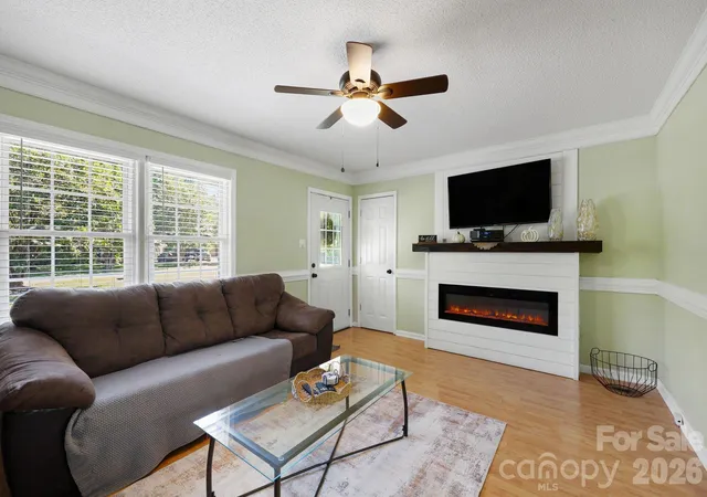Photo 4 of Single family home for sale at 160 E Chamblee Dr, Salisbury, NC 28147 | MLS# 4431373 | Listing updated on 2026-10-09