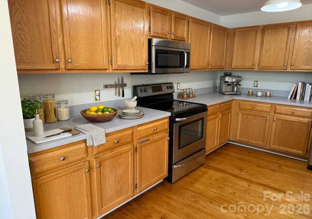 Photo 4 of Condo for sale at 404 Laurel Ave #33, Charlotte, NC 28204 | MLS# 4431375 | Listing updated on 2026-10-30