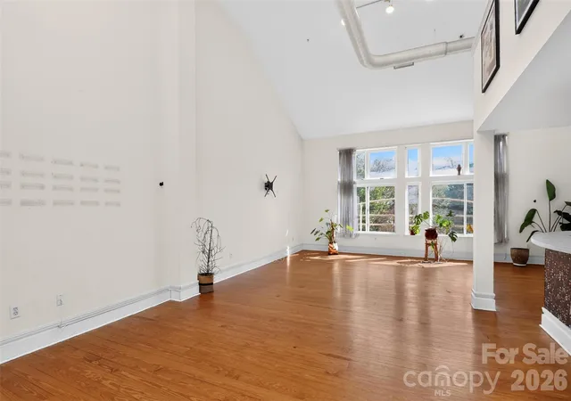 Listing Photo 5 - Condo for sale in building located at 404 Laurel Ave, Charlotte, NC 28204 - Unit #33