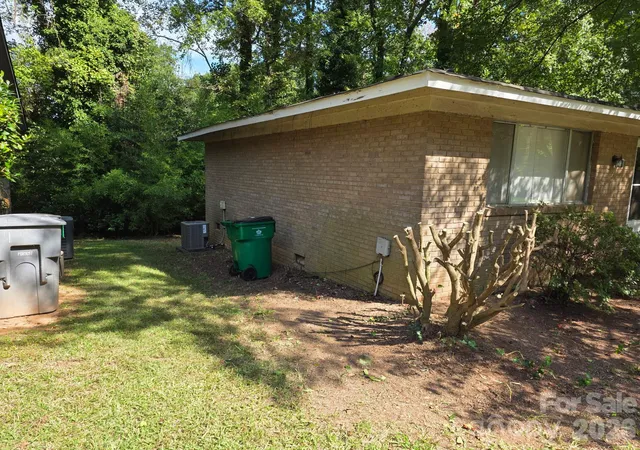 Photo 2 of Condo for sale at 549 Blendwood Dr, Charlotte, NC 28215 | MLS# 4431376 | Listing updated on 2026-10-20