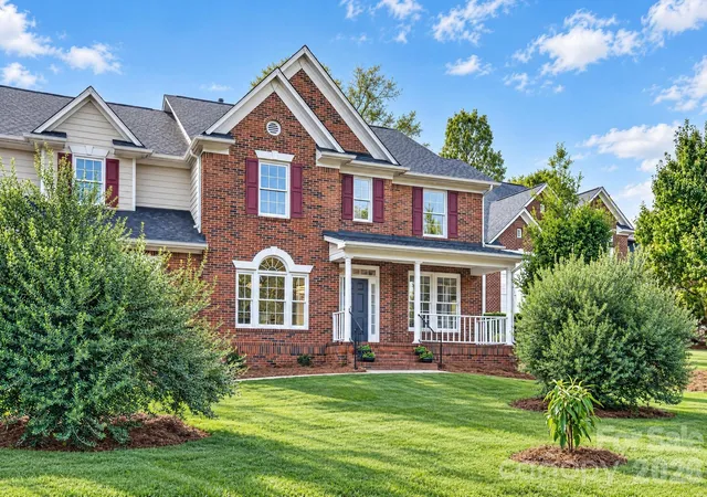 Photo 2 of Single family home for sale at 11528 Essex Fells Dr, Charlotte, NC 28277 | MLS# 4431385 | Listing updated on 2026-10-09