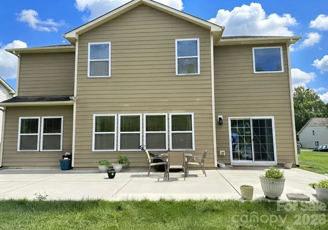 Photo 4 of Single family home for sale at 2030 Pine Siskin Ct, Fort Mill, SC 29707 | MLS# 4431392 | Listing updated on 2026-10-08