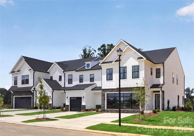 Photo 2 of Townhouse for sale at 305 Northern Star Dr #4, Monroe, NC 28110 | MLS# 4431404 | Listing updated on 2026-10-06