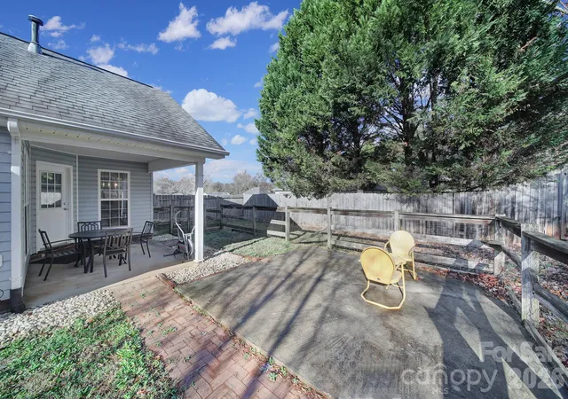Photo 2 of Single family home for sale at 713 Pesca Ln, Matthews, NC 28104 | MLS# 4431408 | Listing updated on 2026-10-05