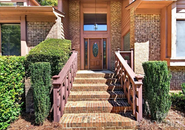 Photo 1 of Single family home for sale at 6133 Rhone Dr, Charlotte, NC 28226 | MLS# 4431409 | Listing updated on 2026-10-10
