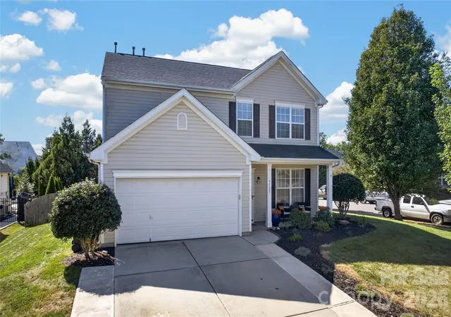 Photo 1 of Single family home for sale at 5725 Lindley Crescent Dr, Indian Trail, NC 28079 | MLS# 4431412 | Listing updated on 2026-10-09