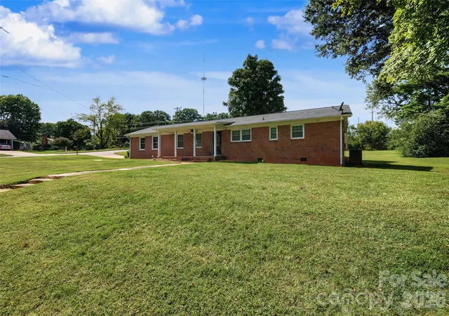 Photo 2 of Single family home for sale at 125 N Carolina Ave, Statesville, NC 28677 | MLS# 4431413 | Listing updated on 2026-10-15