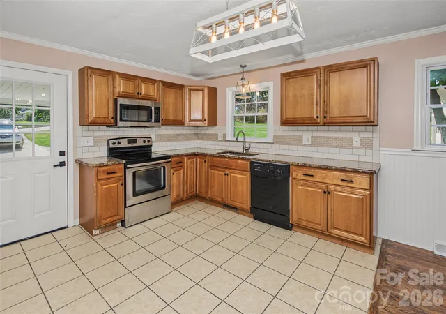 Photo 4 of Single family home for sale at 125 N Carolina Ave, Statesville, NC 28677 | MLS# 4431413 | Listing updated on 2026-10-15