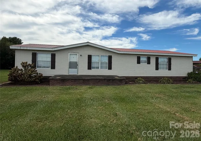 Photo 1 of Single family home for sale at 127 White Plains Rd, Hiddenite, NC 28636 | MLS# 4431424 | Listing updated on 2026-10-08