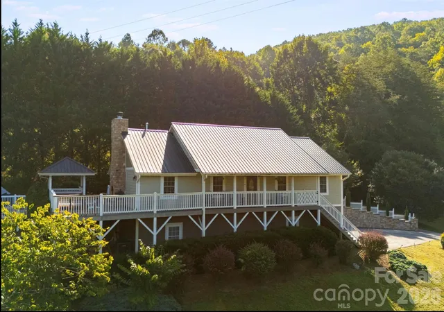 Photo 2 of Single family home for sale at 29 Miranda Knoll, Leicester, NC 28748 | MLS# 4431431 | Listing updated on 2026-10-06