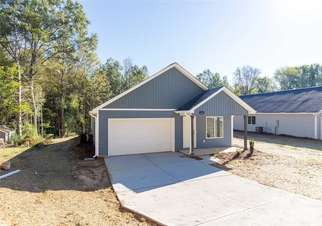 Photo 3 of Single family home for sale at 624 Fernwood Dr, Chester, SC 29706 | MLS# 4431445 | Listing updated on 2026-10-17