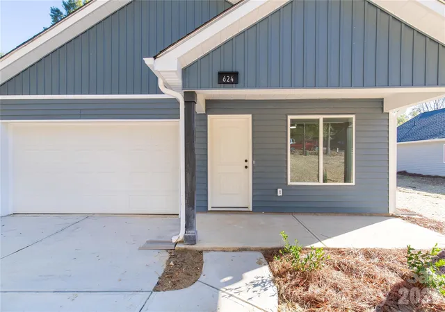 Photo 3 of Single family home for sale at 624 Fernwood Dr, Chester, SC 29706 | MLS# 4431445 | Listing updated on 2026-10-17