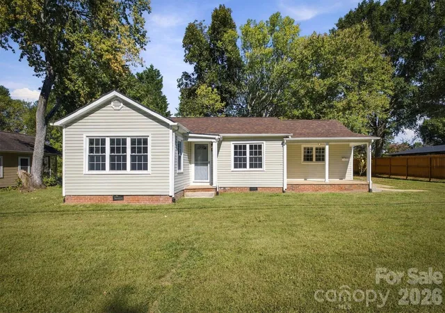 Single family home for sale at 2941 Highland Dr, Lincolnton, NC 28092 | MLS# 4431446