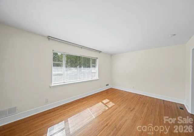 Photo 4 of Single family home for sale at 701 Denning Pl, Charlotte, NC 28227 | MLS# 4431455 | Listing updated on 2026-10-08