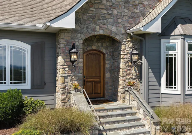 Photo 2 of Single family home for sale at 24 Mill Crst Dr, Mills River, NC 28759 | MLS# 4431456 | Listing updated on 2026-10-13