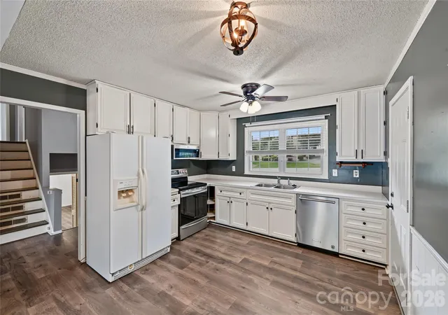 Photo 3 of Single family home for sale at 206 King Henry Ln, Gastonia, NC 28056 | MLS# 4431460 | Listing updated on 2026-10-07