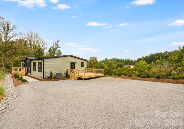 Photo 3 of Single family home for sale at 823 Jupiter Rd, Weaverville, NC 28787 | MLS# 4431463 | Listing updated on 2026-10-08