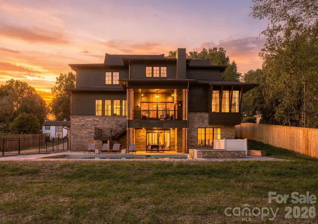 Photo 2 of Single family home for sale at 122 Lansdowne Rd, Charlotte, NC 28270 | MLS# 4431466 | Listing updated on 2026-10-18