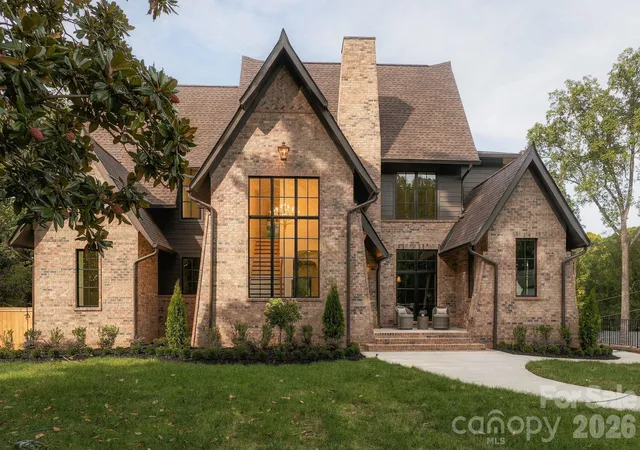 Photo 1 of Single family home for sale at 122 Lansdowne Rd, Charlotte, NC 28270 | MLS# 4431466 | Listing updated on 2026-10-18