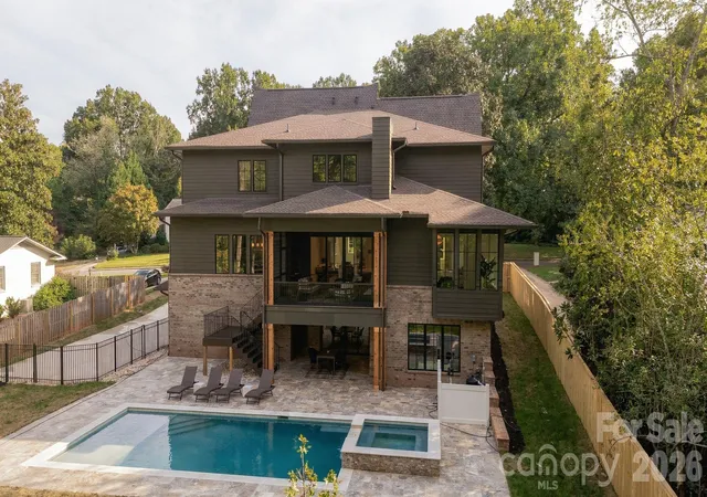 Photo 3 of Single family home for sale at 122 Lansdowne Rd, Charlotte, NC 28270 | MLS# 4431466 | Listing updated on 2026-10-18