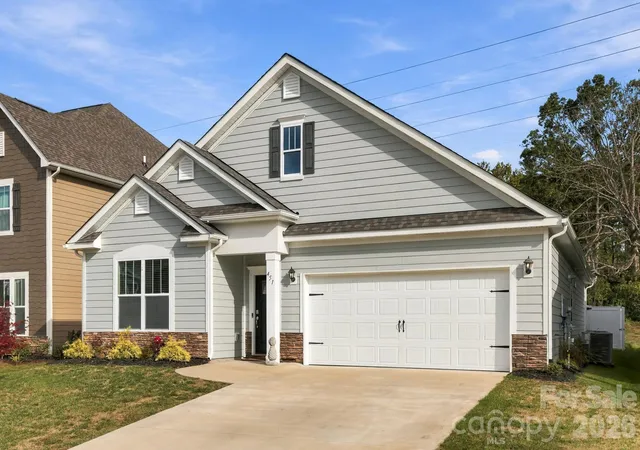 Photo 2 of Single family home for sale at 451 Fox Cvs, Hendersonville, NC 28792 | MLS# 4431470 | Listing updated on 2026-10-08