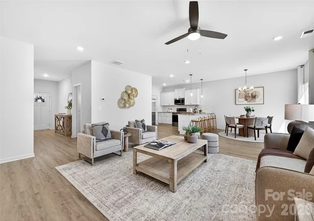 Photo 3 of Single family home for sale at 312 E Glendale Ave, Mount Holly, NC 28120 | MLS# 4431494 | Listing updated on 2026-10-08