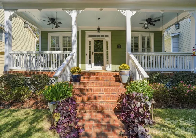 Photo 2 of Single family home for sale at 544 Glen Walk Dr, Fort Mill, SC 29708 | MLS# 4431497 | Listing updated on 2026-10-28