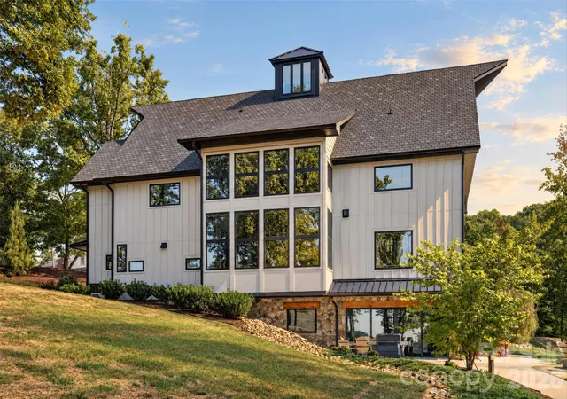 Photo 4 of Single family home for sale at 222 Greenbay Rd, Mooresville, NC 28117 | MLS# 4431505 | Listing updated on 2026-10-09