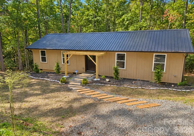 Photo 3 of Single family home for sale at 257 Roadrunner Cir, Lake Lure, NC 28746 | MLS# 4431510 | Listing updated on 2026-10-09