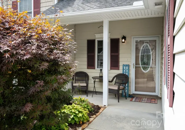 Photo 2 of Single family home for sale at 44 Viera Dr, Swannanoa, NC 28778 | MLS# 4431512 | Listing updated on 2026-10-27