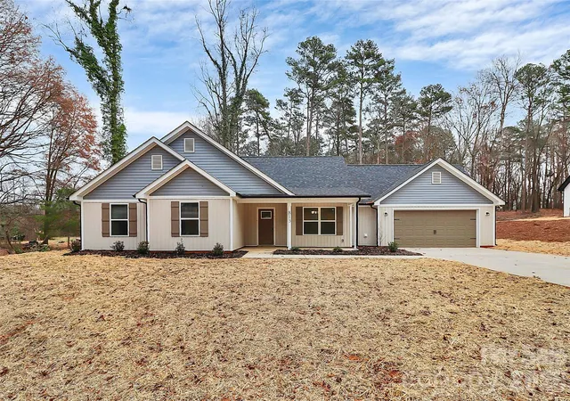 Single family home for sale at 4062 Fairview Dr, Maiden, NC 28650 | MLS# 4431513