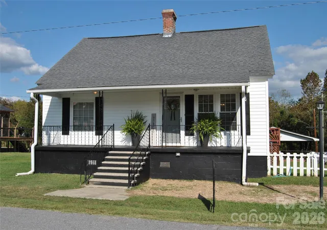 Photo 2 of Single family home for sale at 133 S Main St, Jonesville, SC 29364 | MLS# 4431519 | Listing updated on 2026-10-08