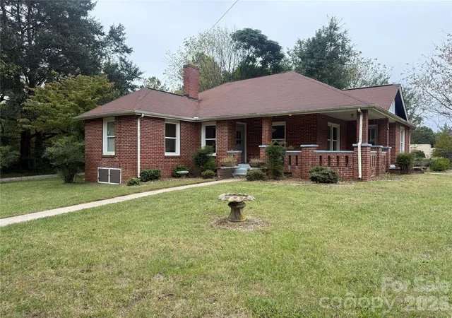 Photo 3 of Single family home for sale at 1111 Fallston Rd, Shelby, NC 28150 | MLS# 4431528 | Listing updated on 2026-10-06