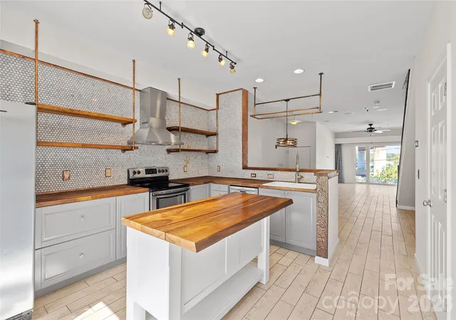 Photo 2 of Condo for sale at 3564 N Davidson St, Charlotte, NC 28205 | MLS# 4431533 | Listing updated on 2026-10-08