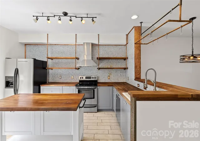 Photo 4 of Condo for sale at 3564 N Davidson St, Charlotte, NC 28205 | MLS# 4431533 | Listing updated on 2026-10-08