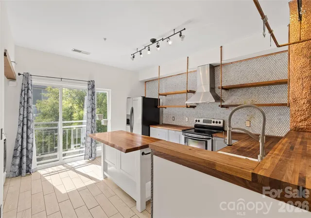 Listing Photo 5 - Condo for sale in building located at 3564 N Davidson St, Charlotte, NC 28205