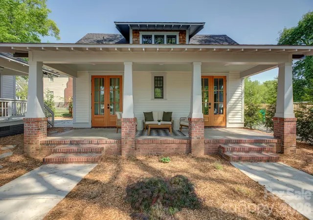 Single family home for sale at 429 W Park Ave, Charlotte, NC 28203 | MLS# 4431534