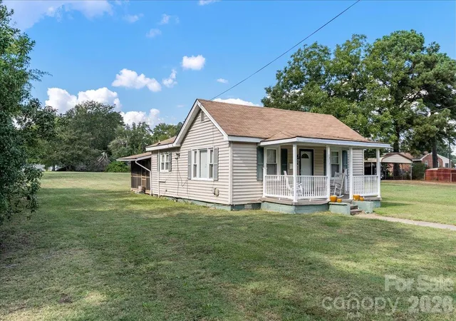 Photo 3 of Single family home for sale at 1313 Carolina Ave, Roanoke Rapids, NC 27870 | MLS# 4431535 | Listing updated on 2026-10-07