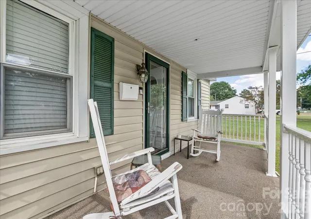 Photo 4 of Single family home for sale at 1313 Carolina Ave, Roanoke Rapids, NC 27870 | MLS# 4431535 | Listing updated on 2026-10-07